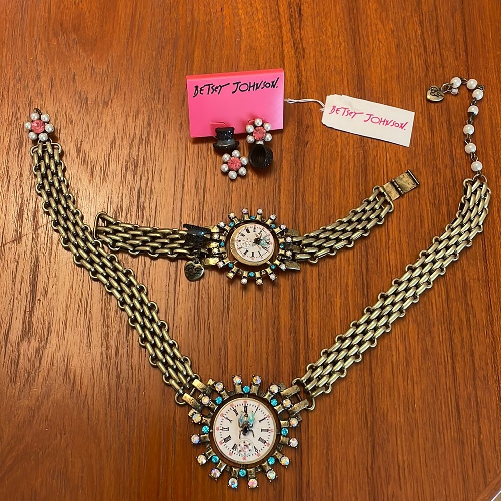betsey johnson 3-piece alice in wonderland/mad hatter set chunky steampunk vibe